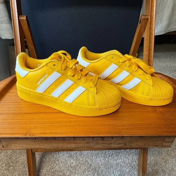 Adidas Bold Yellow Superstar XLG - Picture 1 of 9